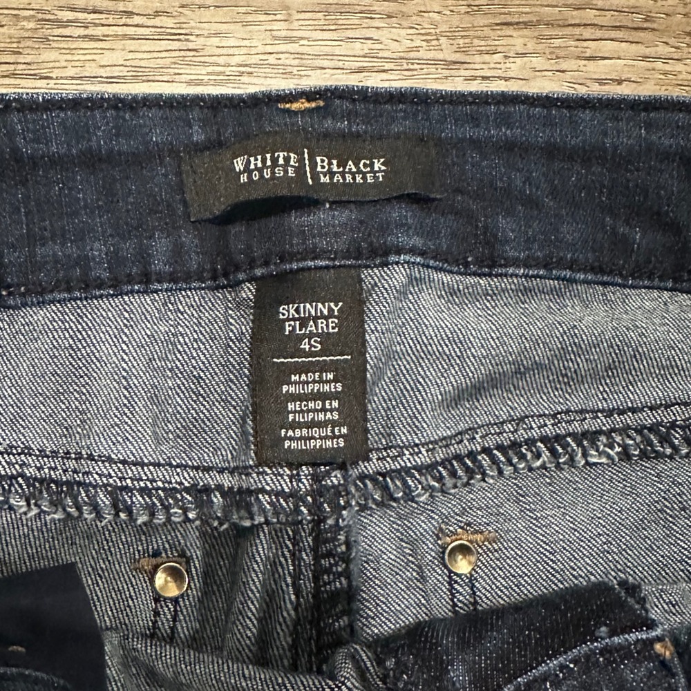 White House Black Market Skinny Flare Jeans Dark Indigo Wash Sz 4S Short Petite - Picture 3 of 10
